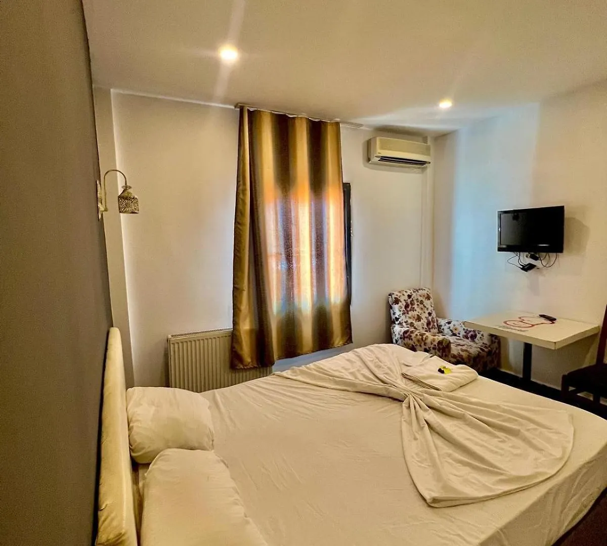 Zeus Economy Booking Suit İstanbul Hotel Istanboel