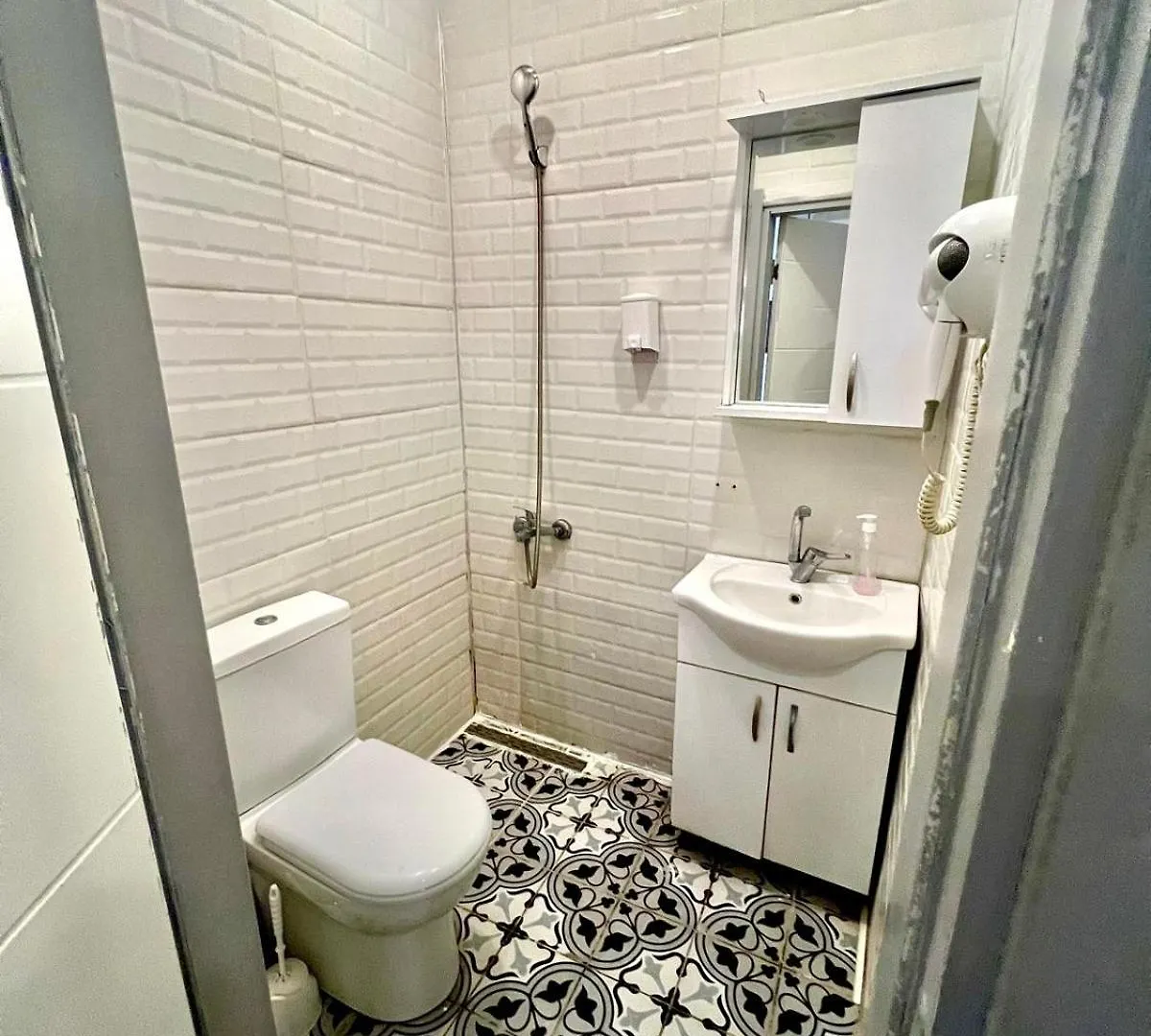 Zeus Economy Booking Suit İstanbul 0*, Istanboel
